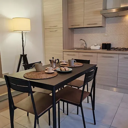 Etna Garden House: Oasis In The Heart Of Сasa de vacaciones