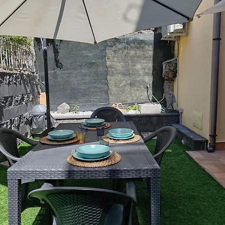 Etna Garden House: Oasis In The Heart Of Holiday home